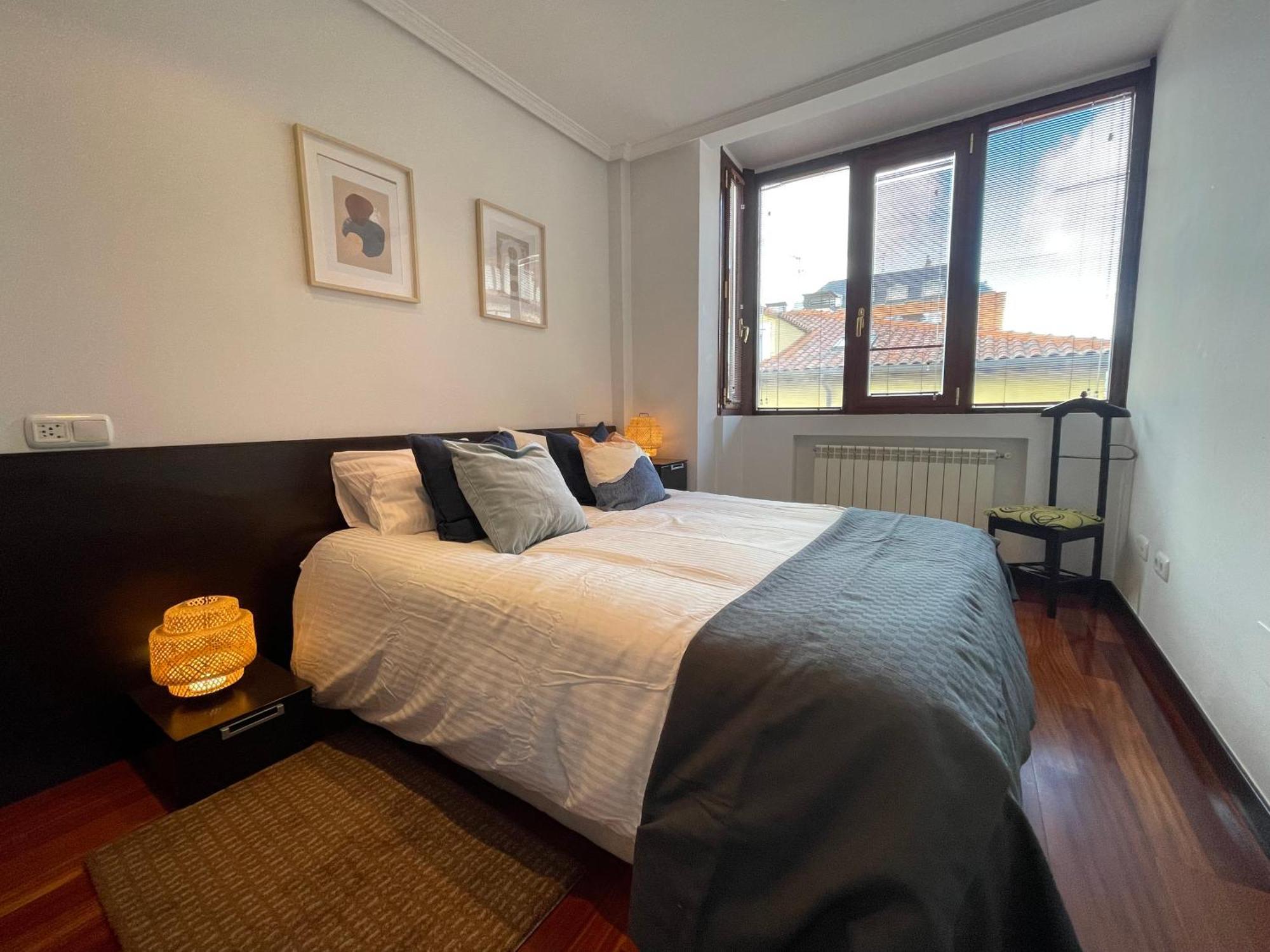 Atuaire Home Vivienda B Luminosa Parking Incluido En Plena Calle Comercial Burgo Esterno foto
